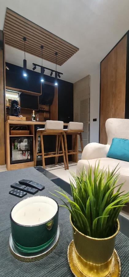 Design Apartment Platinium Spa Lux 5 Star "Havana" Completely Private Wellness & Spa Free Included Sauna & Jacuzzi & Salt Wall & Fire Place & 3D Ceilings & Business Wifi & Netflix & Keyless Code Entry & Full Smart App & Secure 2 Parking Place Ćuprija Buitenkant foto