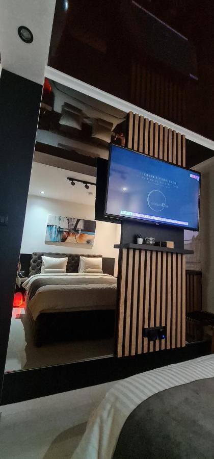 Design Apartment Platinium Spa Lux 5 Star "Havana" Completely Private Wellness & Spa Free Included Sauna & Jacuzzi & Salt Wall & Fire Place & 3D Ceilings & Business Wifi & Netflix & Keyless Code Entry & Full Smart App & Secure 2 Parking Place Ćuprija Buitenkant foto
