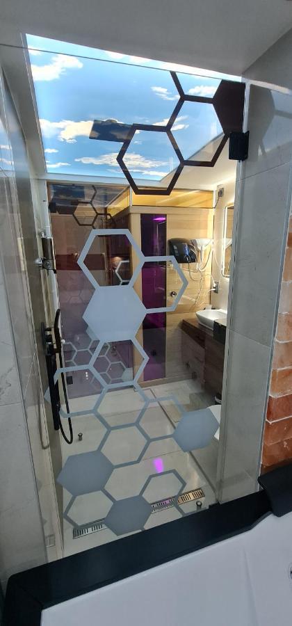 Design Apartment Platinium Spa Lux 5 Star "Havana" Completely Private Wellness & Spa Free Included Sauna & Jacuzzi & Salt Wall & Fire Place & 3D Ceilings & Business Wifi & Netflix & Keyless Code Entry & Full Smart App & Secure 2 Parking Place Ćuprija Buitenkant foto