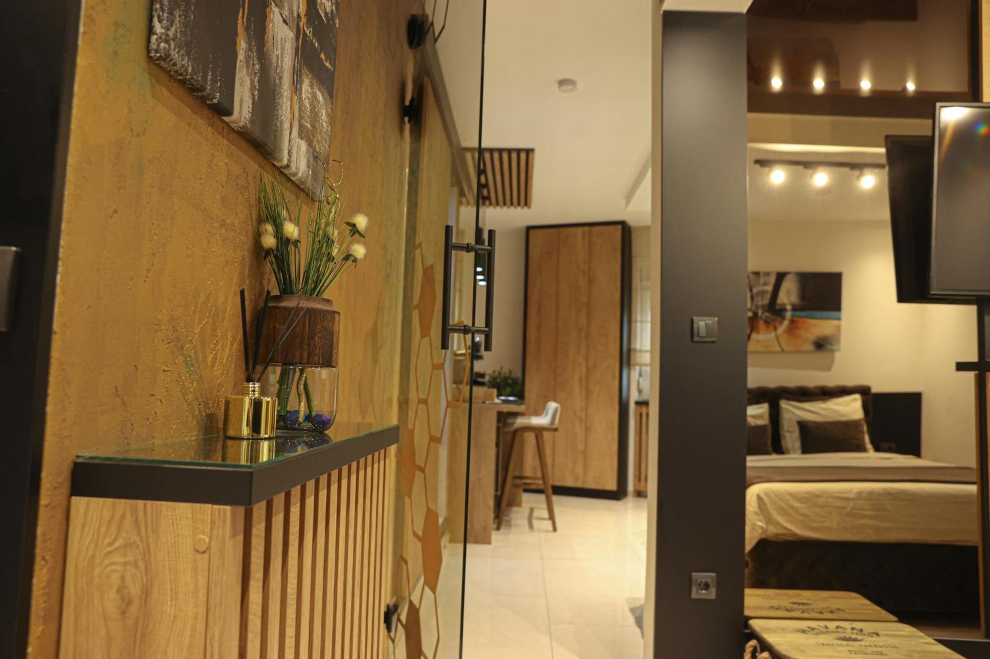 Design Apartment Platinium Spa Lux 5 Star "Havana" Completely Private Wellness & Spa Free Included Sauna & Jacuzzi & Salt Wall & Fire Place & 3D Ceilings & Business Wifi & Netflix & Keyless Code Entry & Full Smart App & Secure 2 Parking Place Ćuprija Buitenkant foto